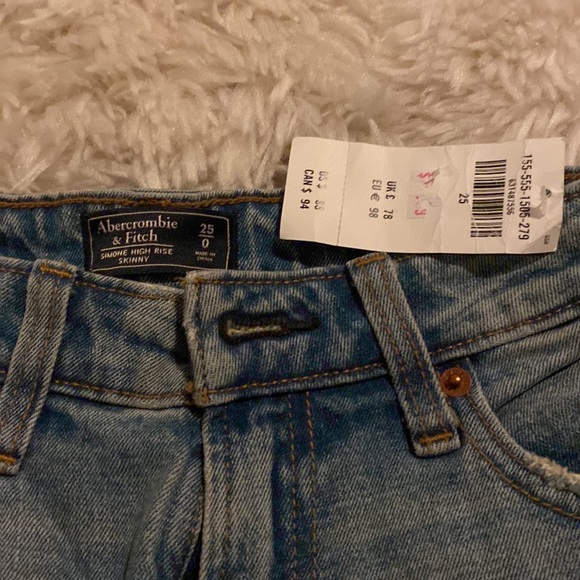 NWT  Abercrombie and Fitch jeans - Picture 2 of 2